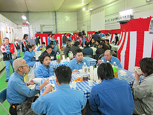 2014-12-17-もちつき大会　来場者のみなさん　その２