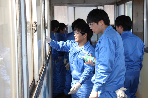 2017-04-28-新入社員による輪西駅清掃