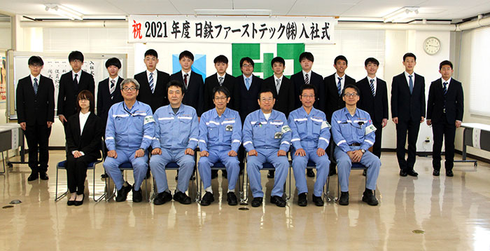 2021-04-01-入社式・集合写真